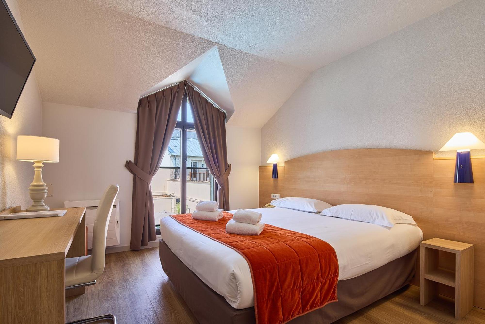 Hotel Saint Laurent Ножан-сюр-Сен Экстерьер фото